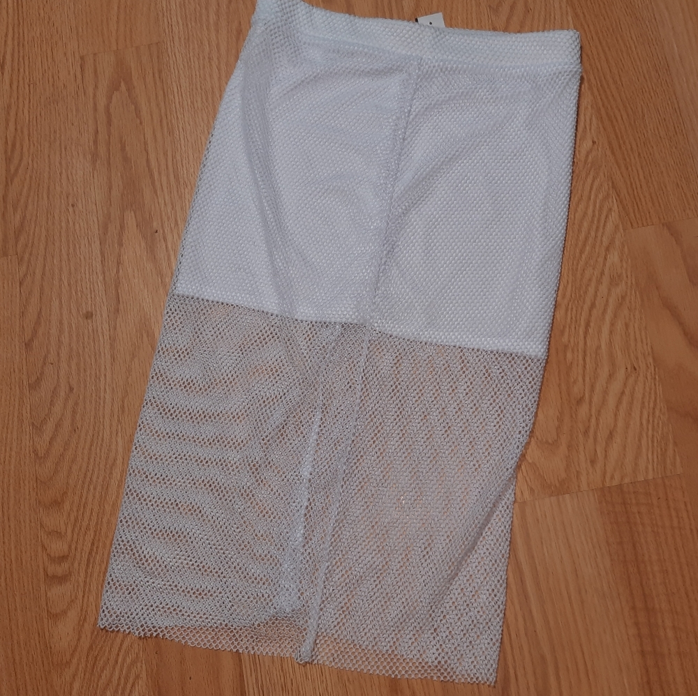 Body central skirt size L white